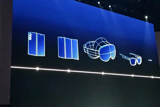 Samsung подтвердила разработку смартфона с тремя экранами