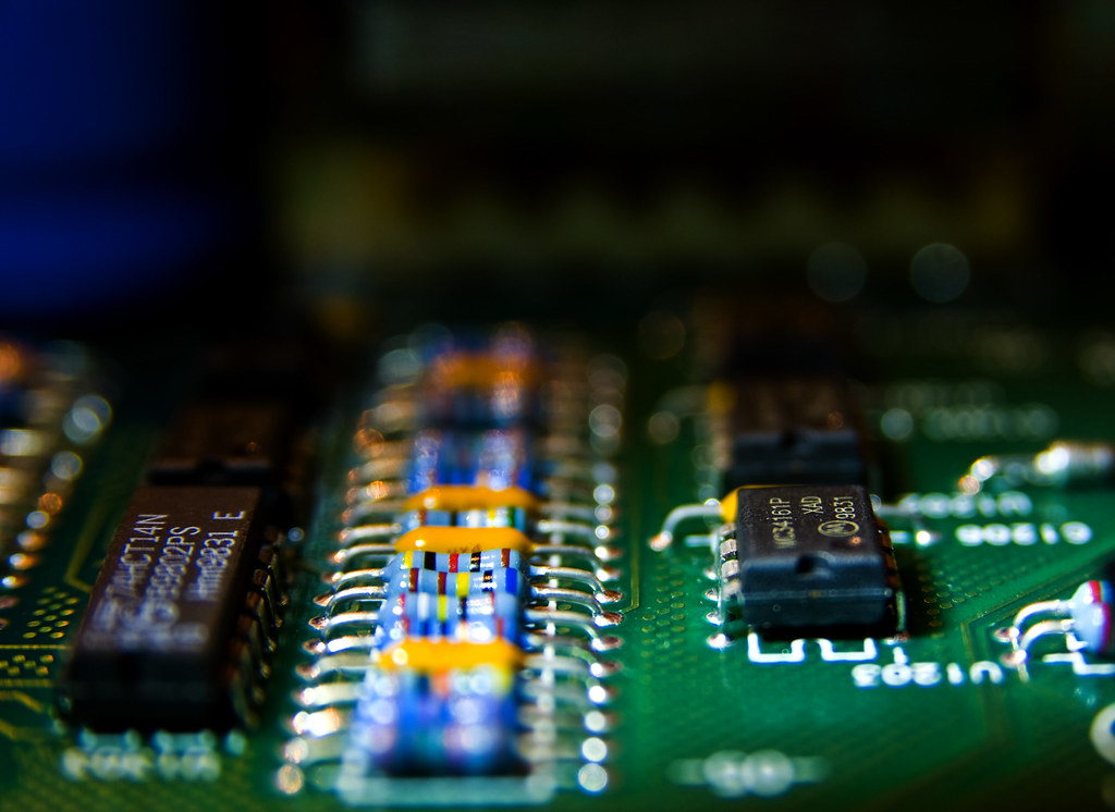 NVMe или SATA SSD: какой накопитель выбрать