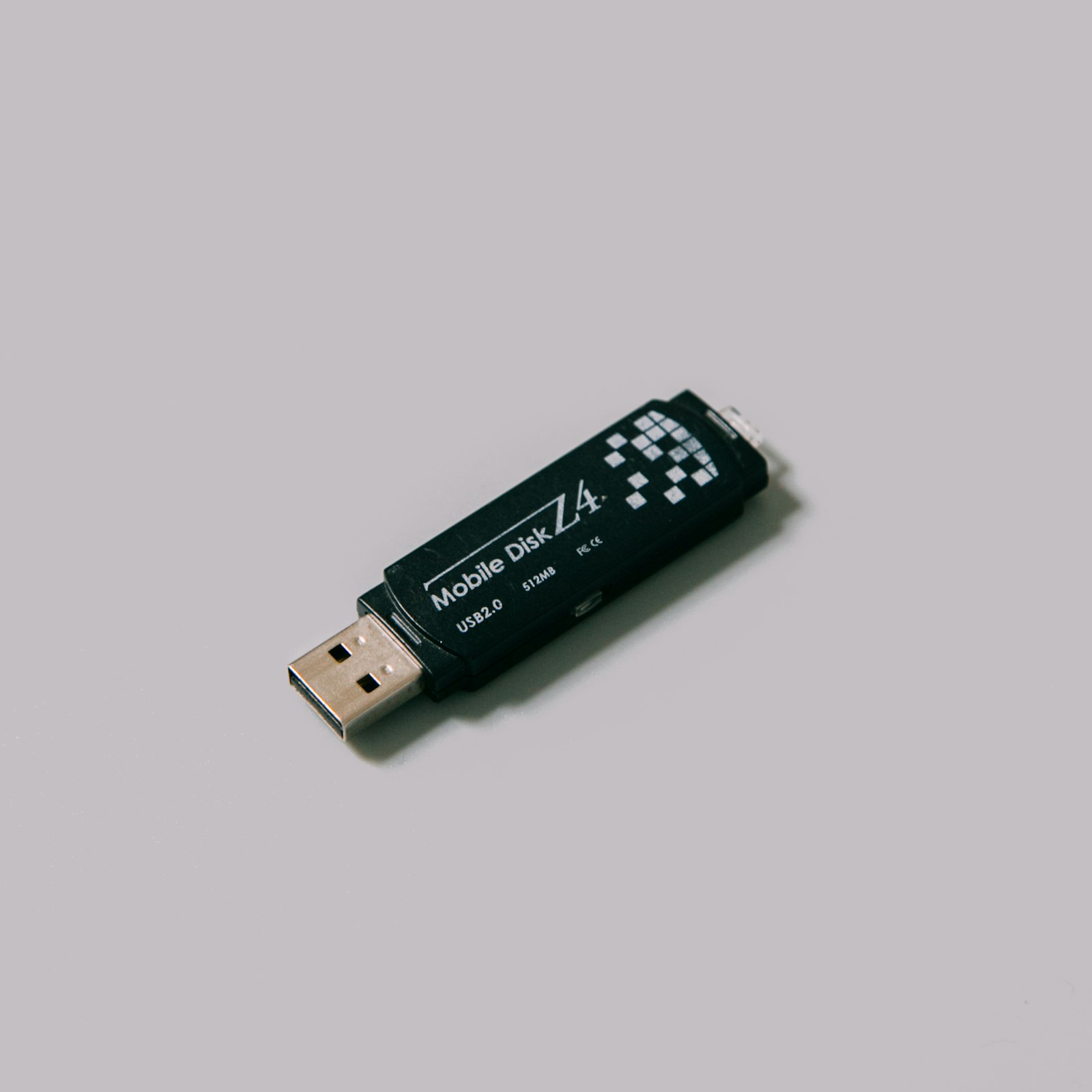 microSD или USB-флешка: что выбрать в 2026