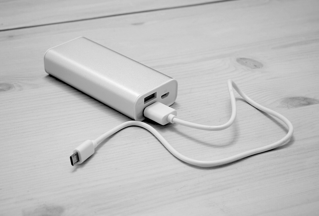 Power bank или зарядная станция: что выбрать